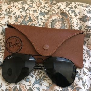 Black aviator ray bans